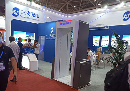 三安光電、藍盾機電 - 攜手打造智能測溫殺菌消毒門，為復工復產(chǎn)構建安全、高效的流通環(huán)境